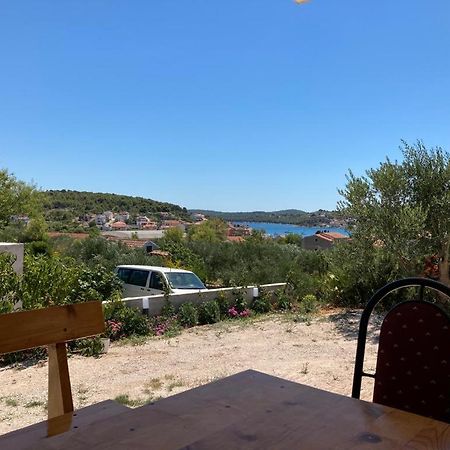 4 Bedroom Apartment In Tisno Exteriör bild