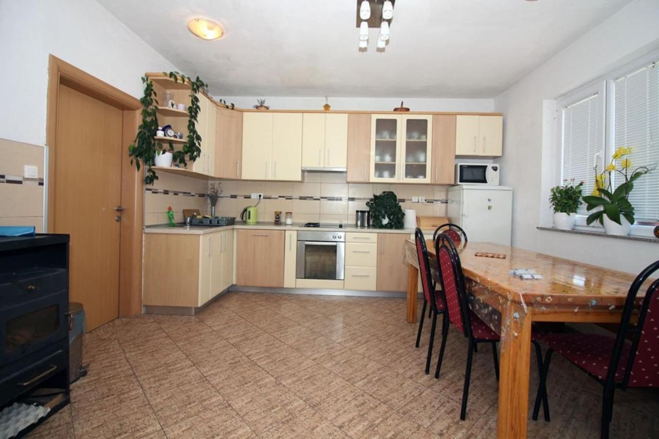 4 Bedroom Apartment In Tisno Exteriör bild