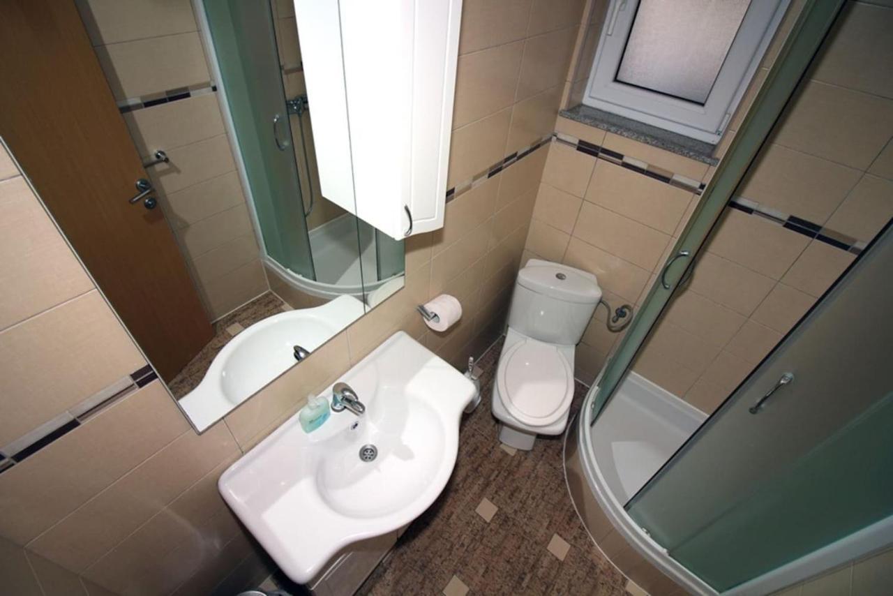 4 Bedroom Apartment In Tisno Exteriör bild