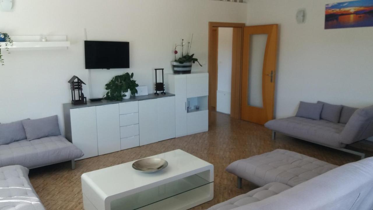 4 Bedroom Apartment In Tisno Exteriör bild