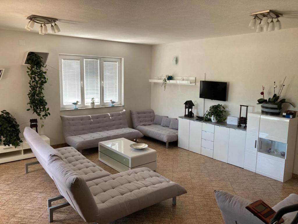4 Bedroom Apartment In Tisno Exteriör bild