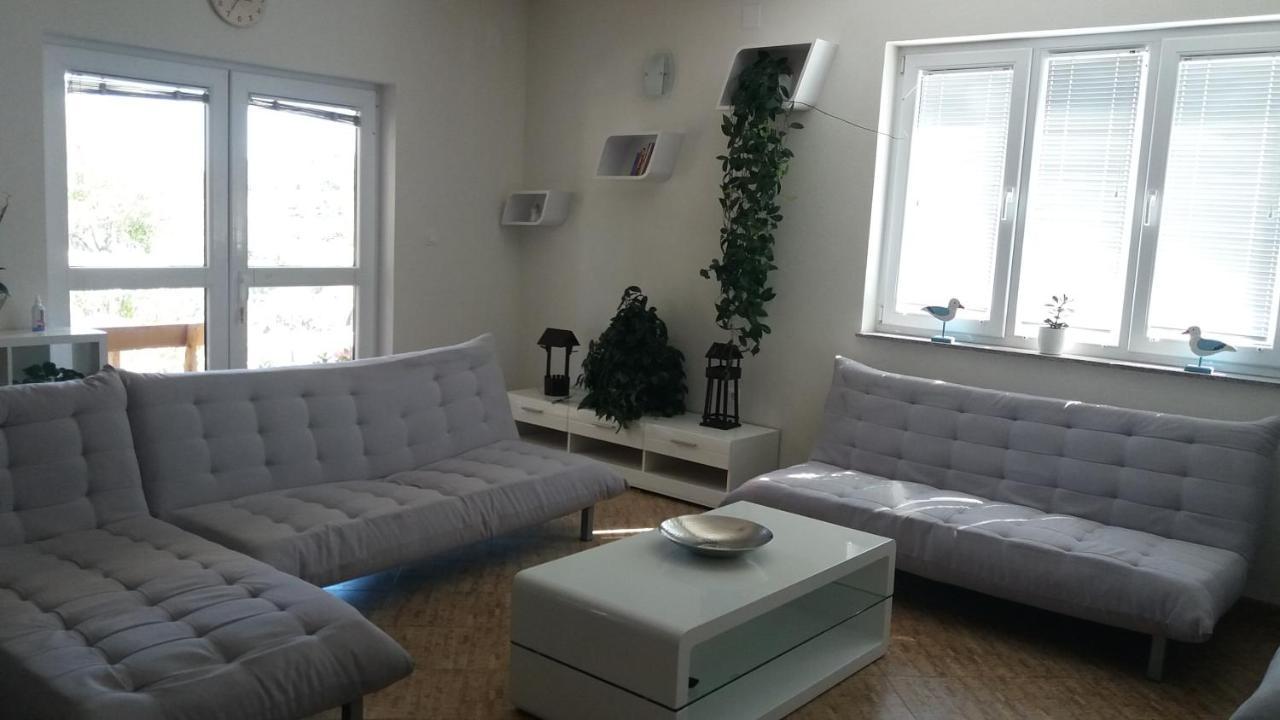 4 Bedroom Apartment In Tisno Exteriör bild
